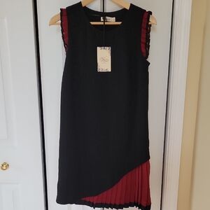 Elegant Black and Red Sleeveless Dress